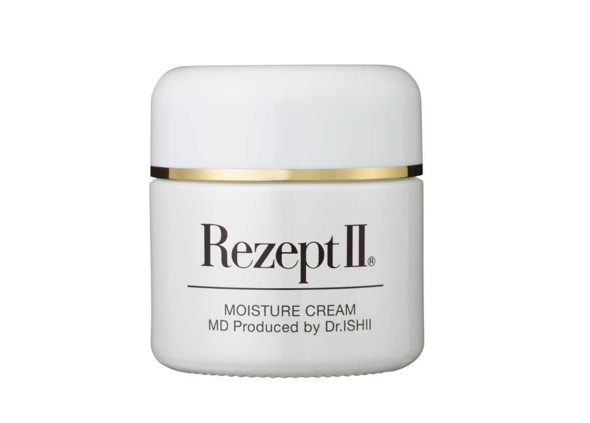 Finish with the Moisture Cream to lock in hydration and protection