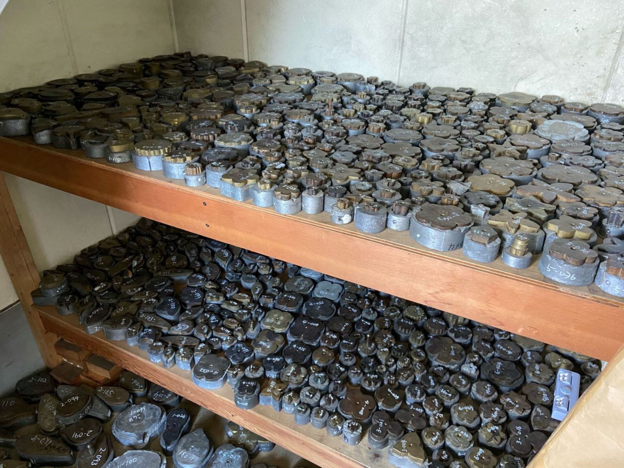 Over 1,000 Artificial Flower Molds in Stock