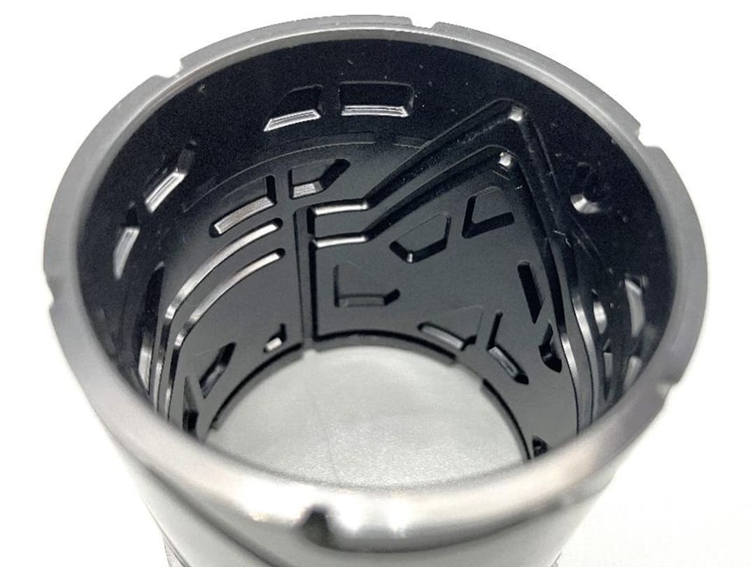 One-shot molding achieved purely through injection molding